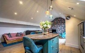 The Quadrant - The King Suite